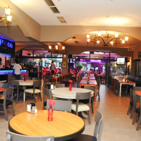 Hotel Club Atrium & 3*