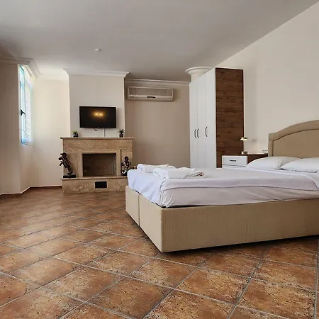 Club Atrium & Hotel 3*