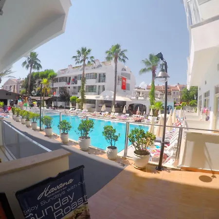 Club Atrium & Ξενοδοχείο Μαρμαρίς