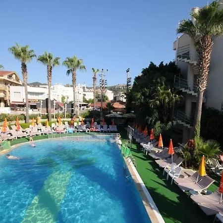 Club Atrium & Μαρμαρίς